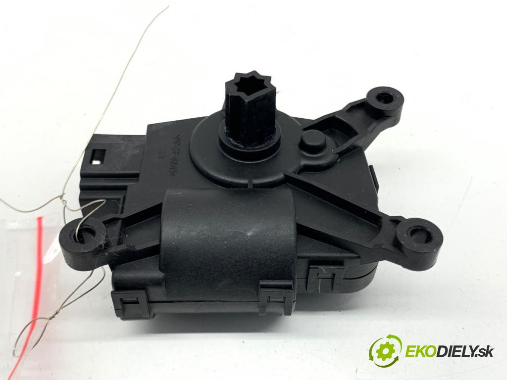 TESLA MODEL Y SUV 2023 235 kW EV 0 motor topení 1500623-00-A