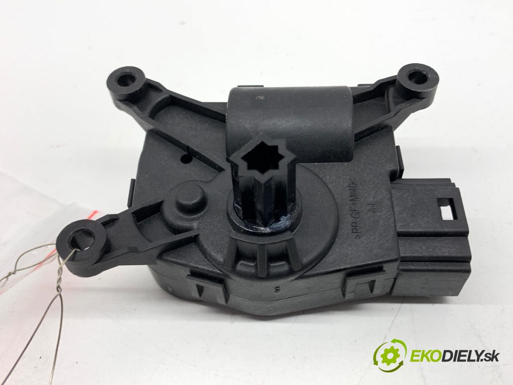 TESLA MODEL Y SUV 2023 235 kW EV 0 motor topení 1500627-00-A