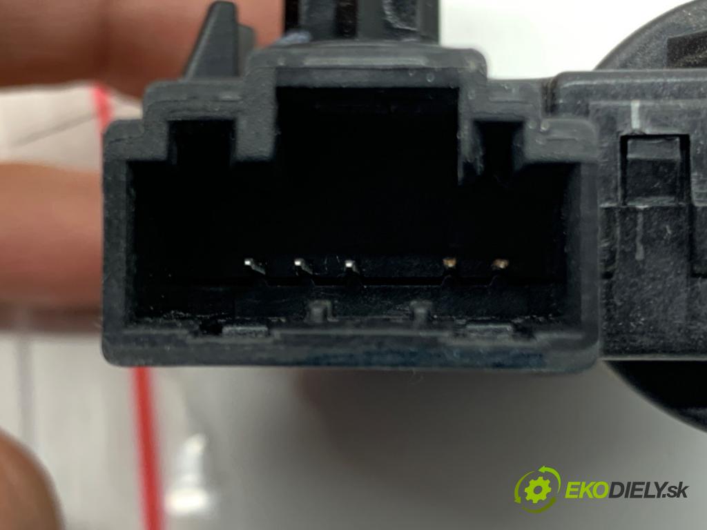 TESLA MODEL Y SUV 2023 235 kW EV 0 Motor kúrenia 1500627-00-A