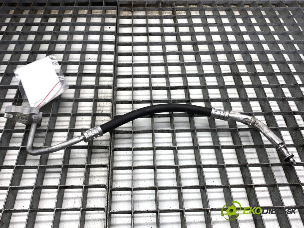 TESLA MODEL Y SUV 2023 235 kW EV 0 rúrka klimatizace  (Trubka klimatizace)