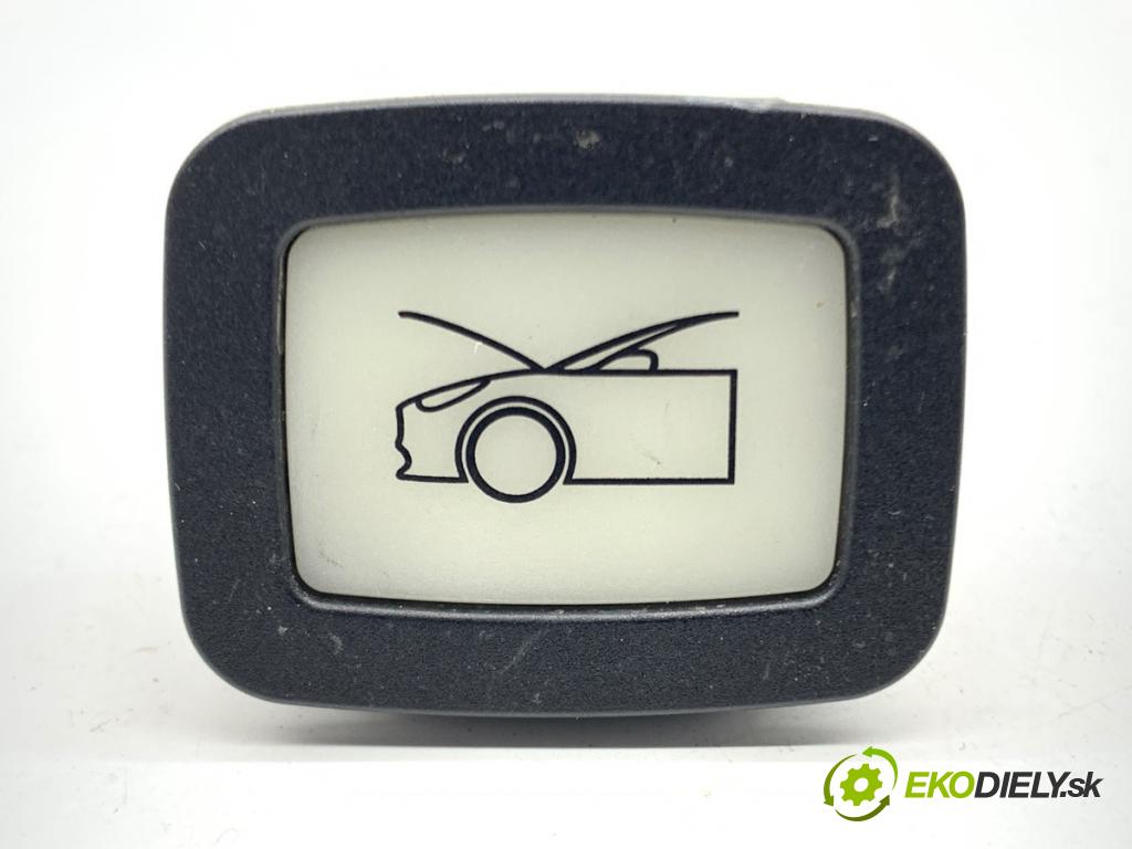 TESLA MODEL Y SUV 2023 235 kW EV 0 vypínač otevírání dveří 1647410-00-A