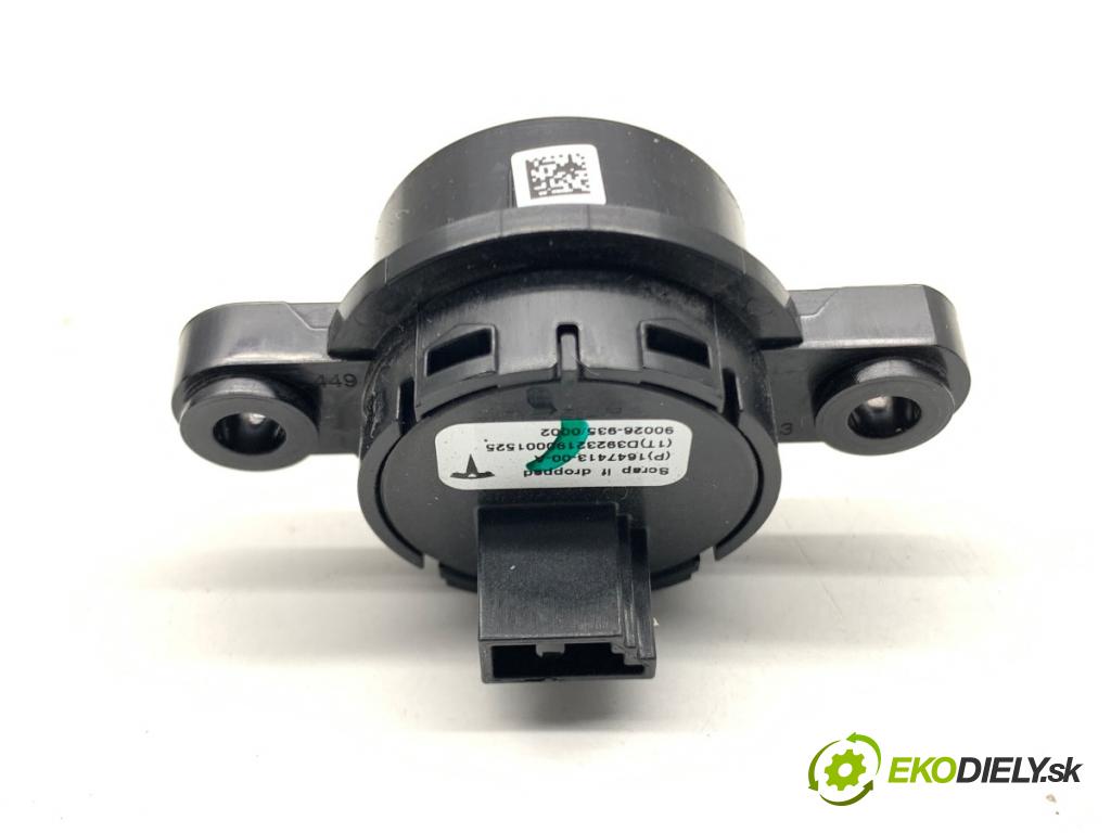 TESLA MODEL Y SUV 2023 235 kW EV 0 vypínač otvárania dverí 1647413-00-A