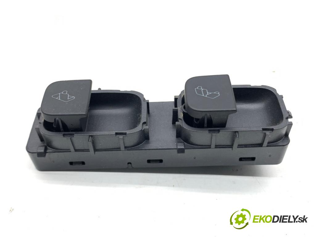 TESLA MODEL Y SUV 2023 235 kW EV 0 Prepínač sklápania sedačky POKLADNE: zad 1647414-00-A