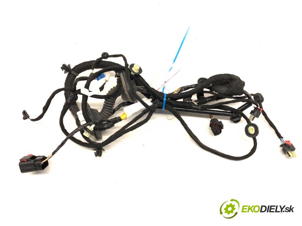 TESLA MODEL Y SUV 2023 235 kW EV 0 káblovačka dveře zadní část levý 1489053-00-E