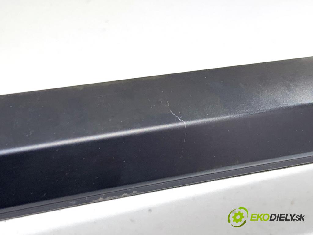 TESLA MODEL Y SUV 2023 235 kW EV 0 Lišta Sbírání: predný pravy 1621165-00-B