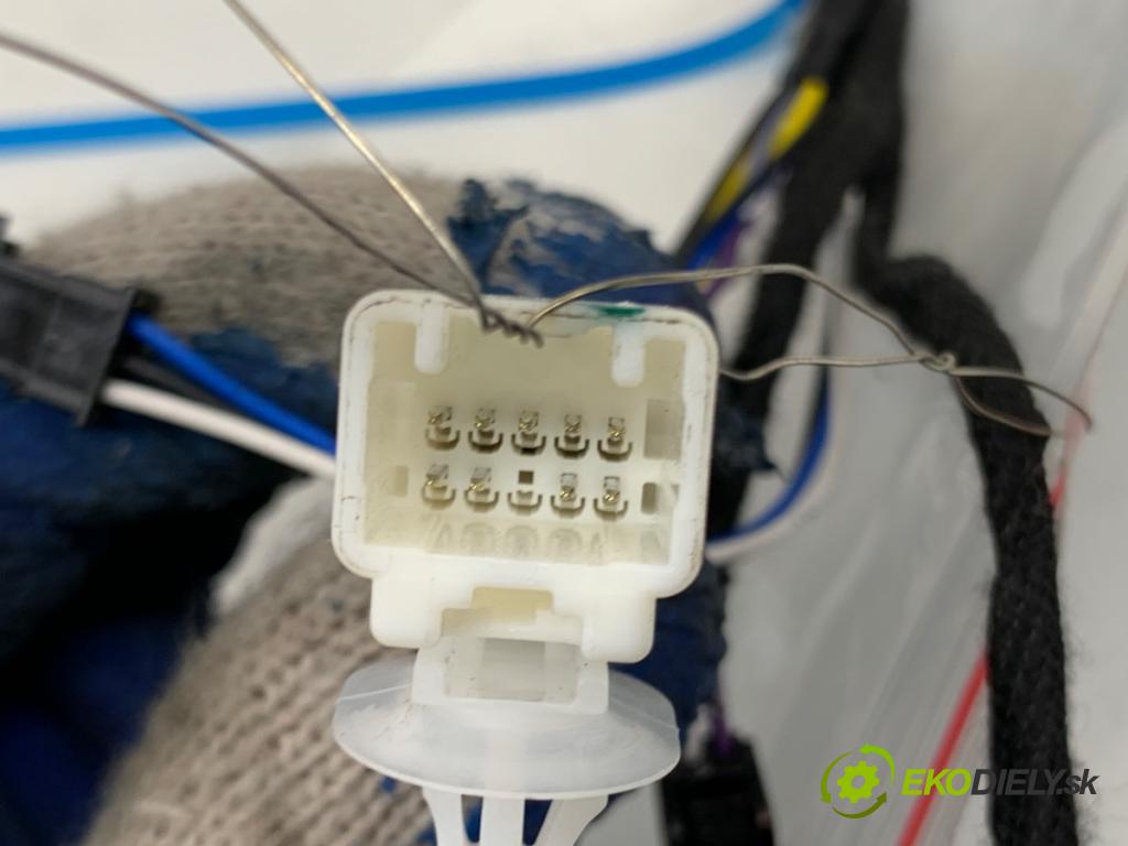 TESLA MODEL Y SUV 2023 235 kW EV 0 Káblovačka dverí kufra zad 1489063-01-D