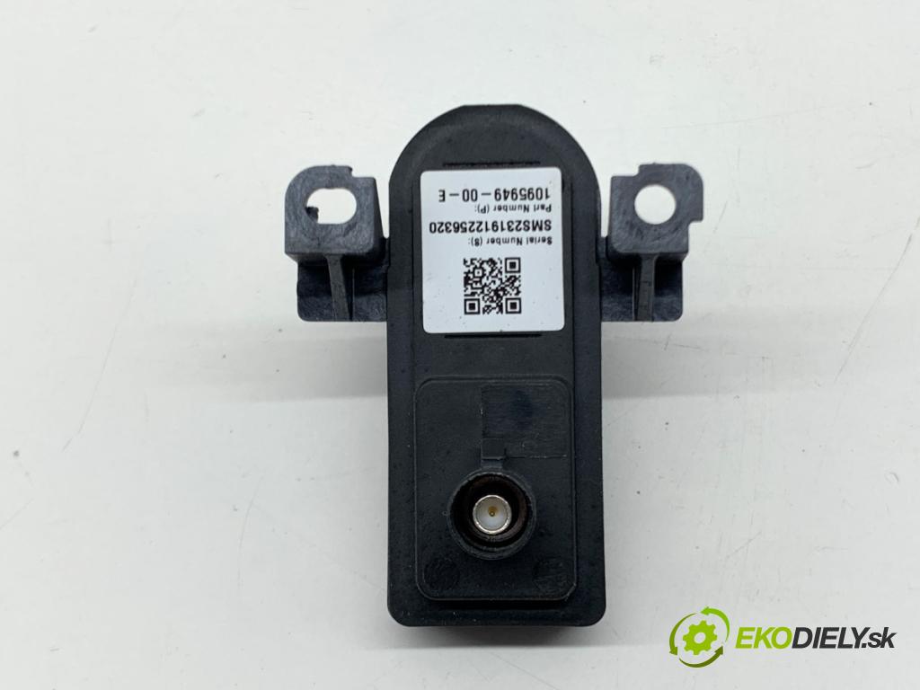 TESLA MODEL Y SUV 2023 235 kW EV 0 KAMERA ZPĚT: 1095949-00-E