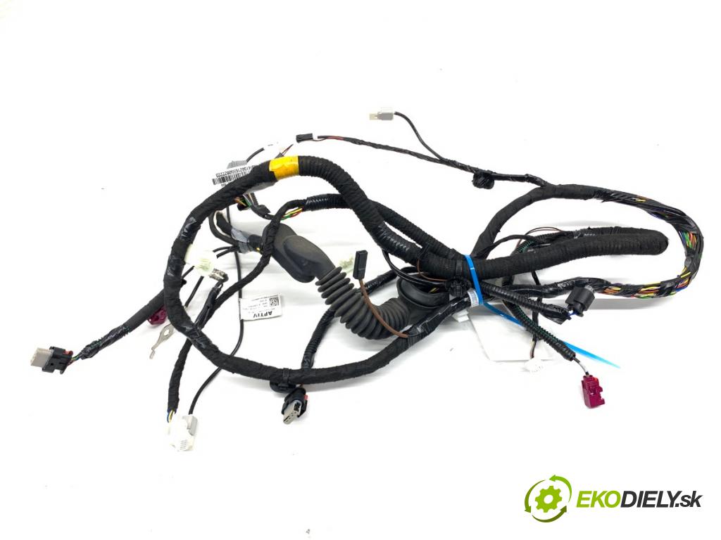 TESLA MODEL Y SUV 2023 235 kW EV 0 káblovačka dveří kufra zadní část 1616689-00-E