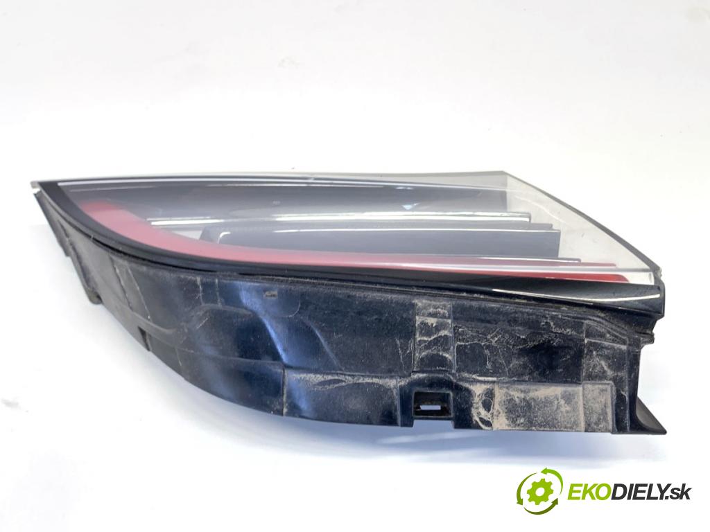 TESLA MODEL Y SUV 2023 235 kW EV 0 Svetlo zad ľavá strana vnútorná 1502088-00-B (Kľučka dverí ostatné)