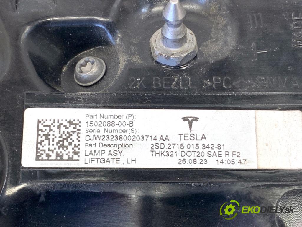 TESLA MODEL Y SUV 2023 235 kW EV 0 Svetlo zad ľavá strana vnútorná 1502088-00-B (Kľučka dverí ostatné)