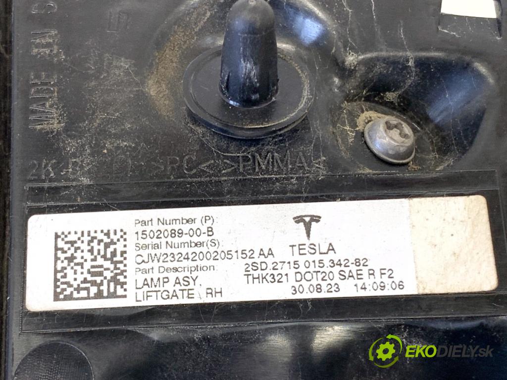 TESLA MODEL Y SUV 2023 235 kW EV 0 světlo zadní část pravá vnitřní 1502089-00-B (Klika dveří ostatní)