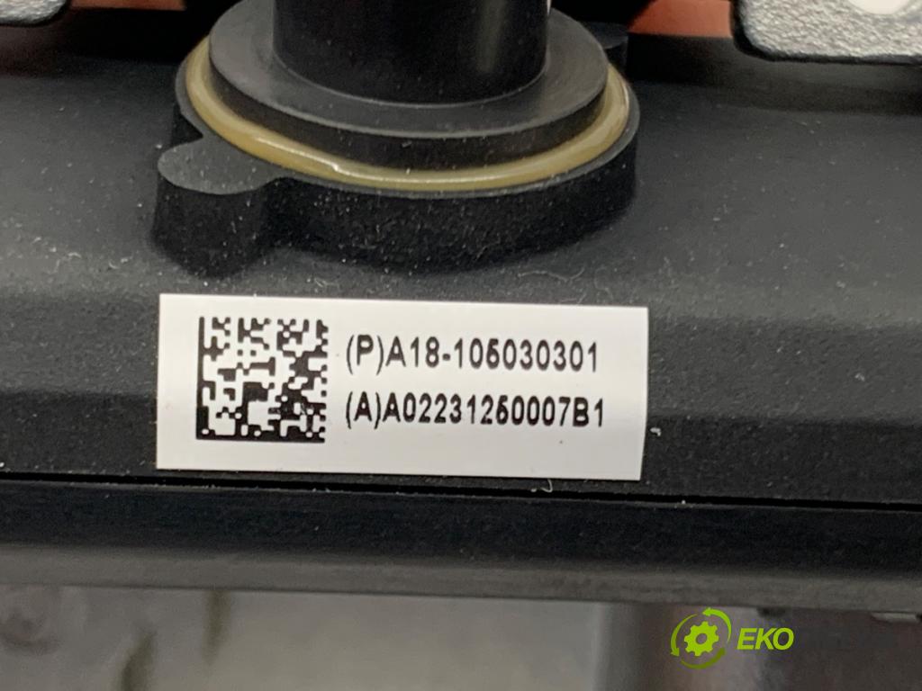 TESLA MODEL Y SUV 2023 235 kW EV 0 KAMERA okna prednej 1514448-02-H