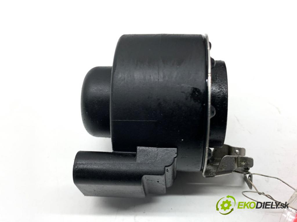 TESLA MODEL Y SUV 2023 235 kW EV 0 ventil magnetický ventil 1501100-CL-C