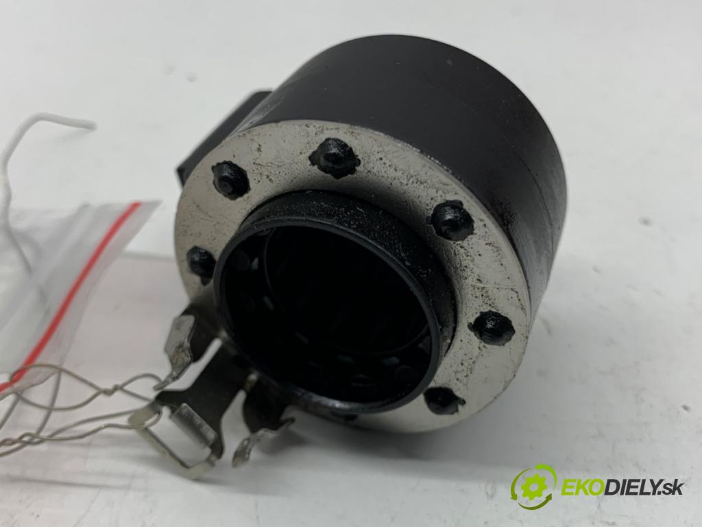 TESLA MODEL Y SUV 2023 235 kW EV 0 Ventil Magnetický ventil 1501100-CL-C