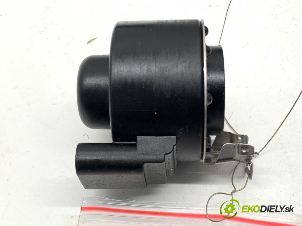 TESLA MODEL Y SUV 2023 235 kW EV 0 ventil magnetický ventil 1501100-CL-C