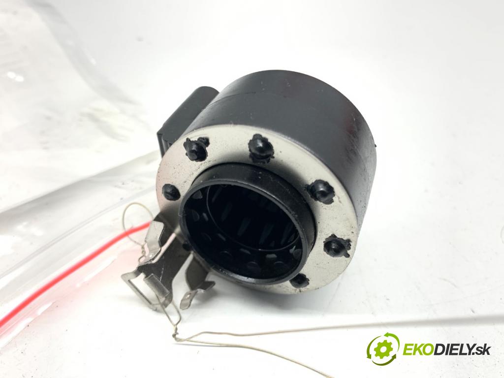 TESLA MODEL Y SUV 2023 235 kW EV 0 Ventil Magnetický ventil 1501100-CL-C