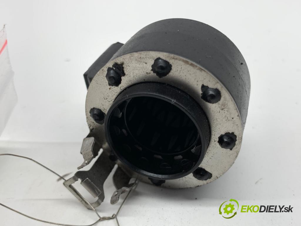 TESLA MODEL Y SUV 2023 235 kW EV 0 Ventil Magnetický ventil 1501100-CL-C