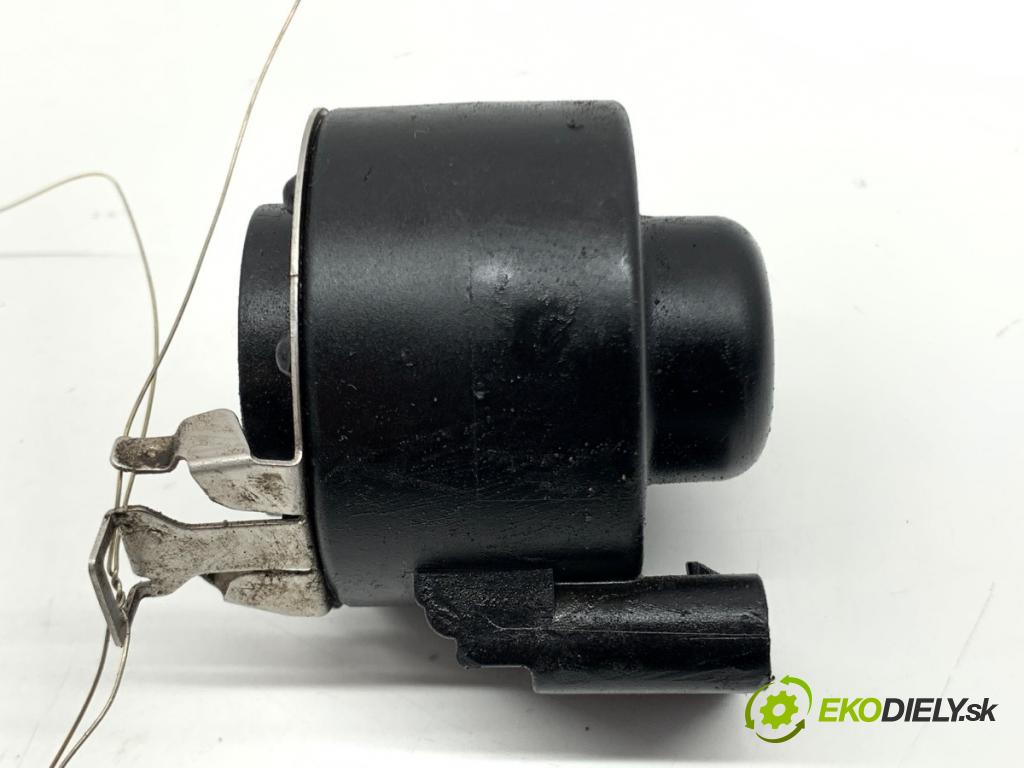 TESLA MODEL Y SUV 2023 235 kW EV 0 ventil magnetický ventil 1501100-CL-C