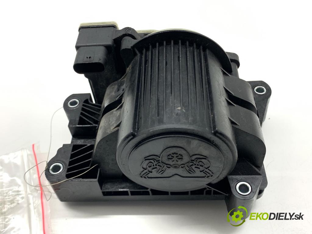 TESLA MODEL Y SUV 2023 235 kW EV 0 motorek oběhu vody 1648071-00-A