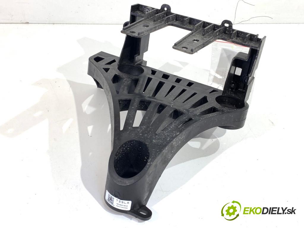 TESLA MODEL Y SUV 2023 235 kW EV 0 Uchytenie KOMPRESORY: klimatizácie 1667014-00-C