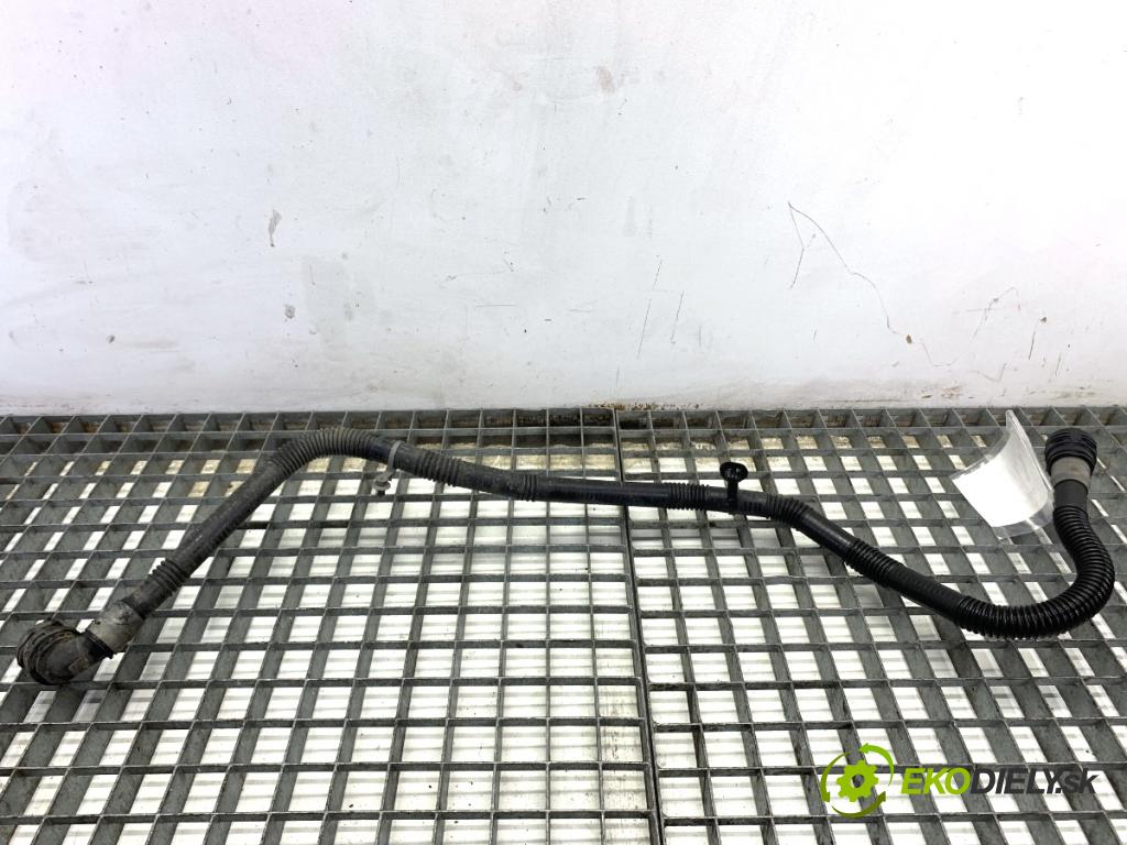 TESLA MODEL Y SUV 2023 235 kW EV 0 Rúra vody 1659782-00-B