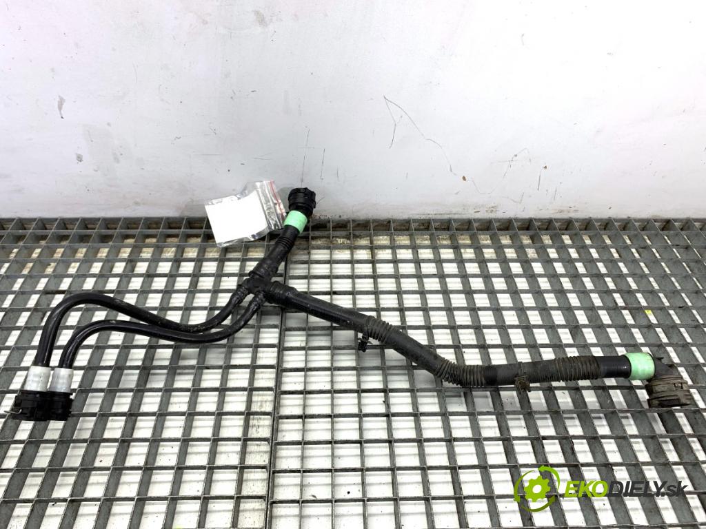 TESLA MODEL Y SUV 2023 235 kW EV 0 Rúra vody 1628791-00-C 1643935-00-B