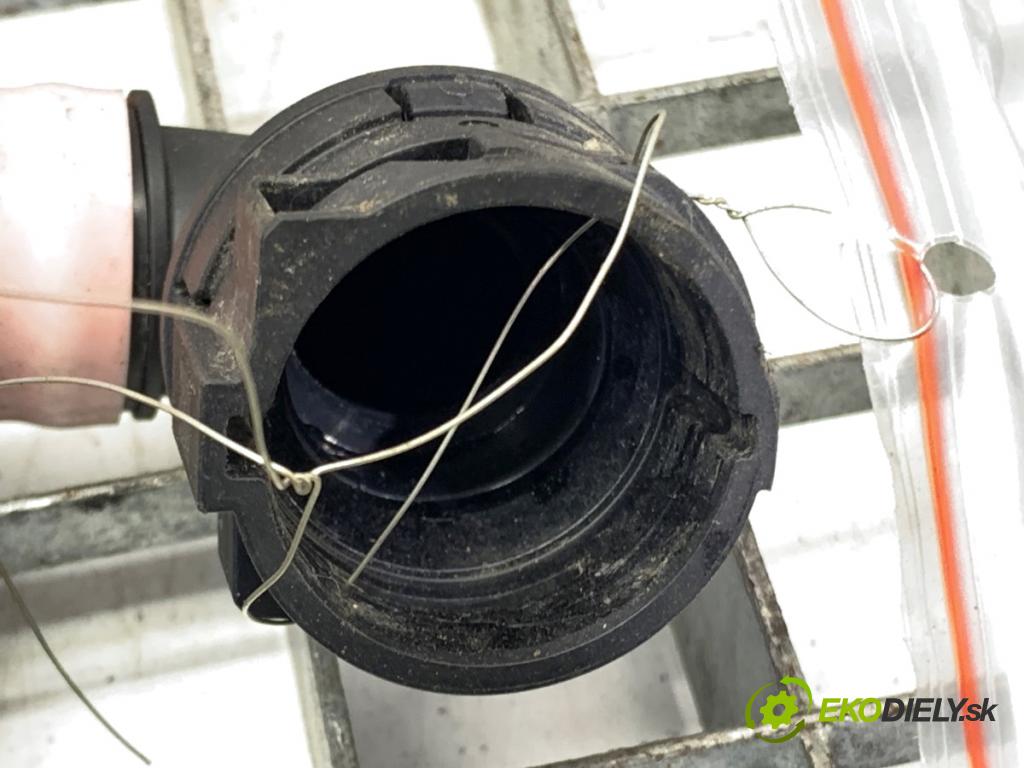 TESLA MODEL Y SUV 2023 235 kW EV 0 Rúra vody