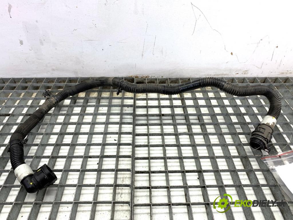 TESLA MODEL Y SUV 2023 235 kW EV 0 Rúra vody 1077585-00-F