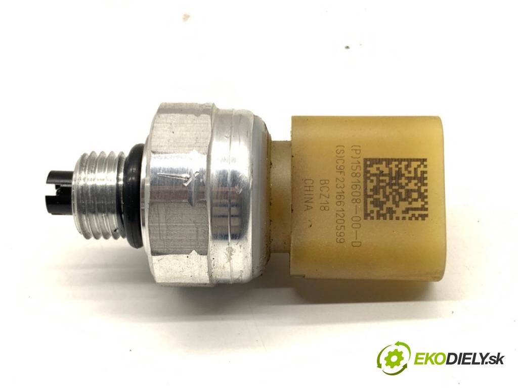 TESLA MODEL Y SUV 2023 235 kW EV 0 snímač klimatizace 1581608-00-D (Snímač klimatizace)