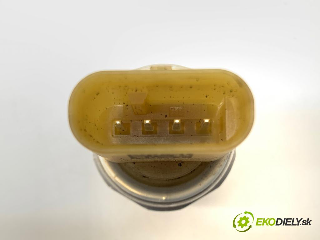 TESLA MODEL Y SUV 2023 235 kW EV 0 Snímač klimatizácie 1581608-00-D (Snímač klimatizácie)