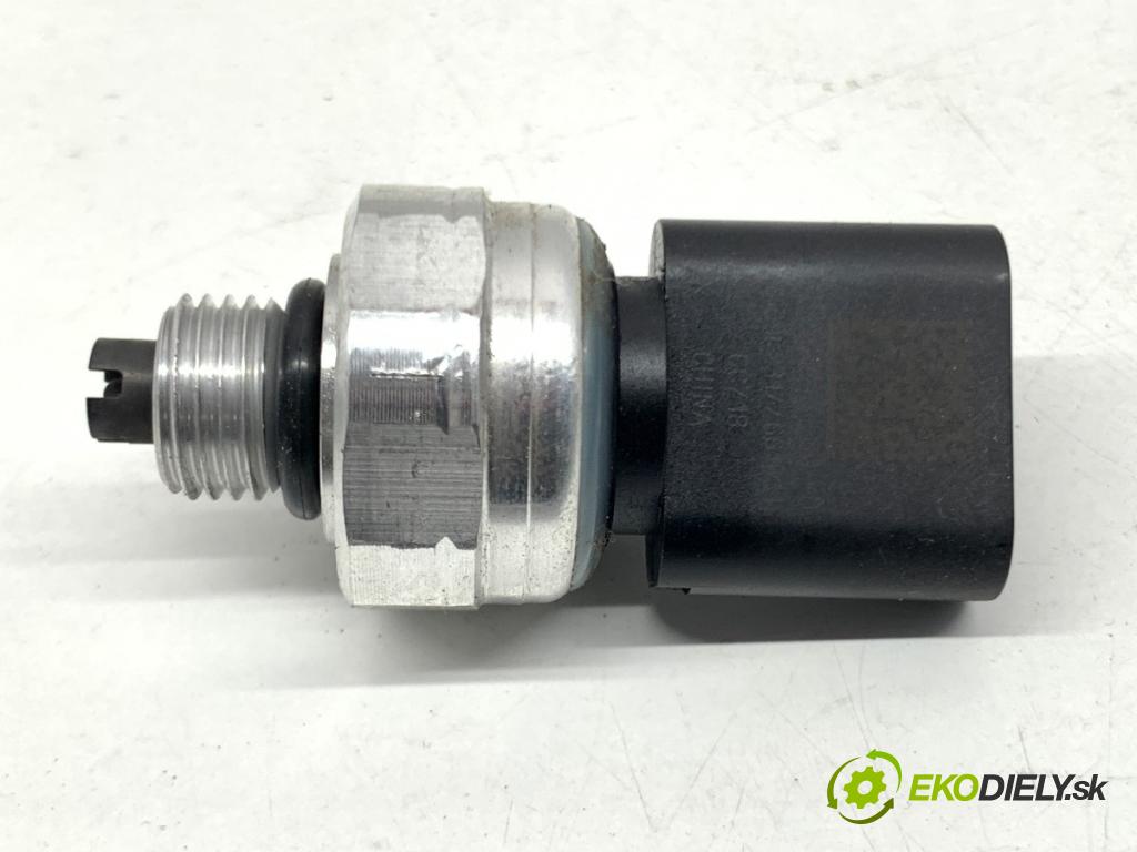 TESLA MODEL Y SUV 2023 235 kW EV 0 Snímač klimatizácie 1581610-00-D (Snímač klimatizácie)