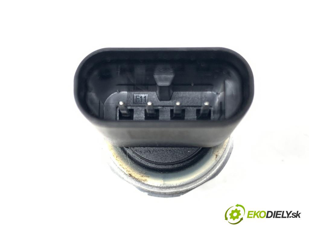 TESLA MODEL Y SUV 2023 235 kW EV 0 Snímač klimatizácie 1581610-00-D (Snímač klimatizácie)