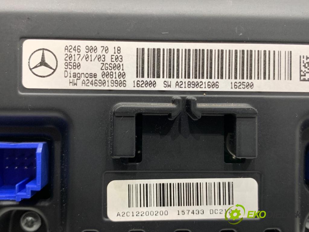MERCEDES-BENZ W176 liftback 2017 90 kW A 180 (176.042) 1595 Dislpej A2469007018 (Prístrojová doska)