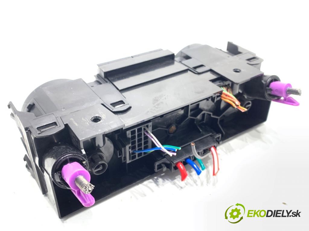 SKODA FABIA III Kombi 2022 44 kW 1.0 999 Panel ovládania kúrenia  (Prepínacie páčky pod volantom)