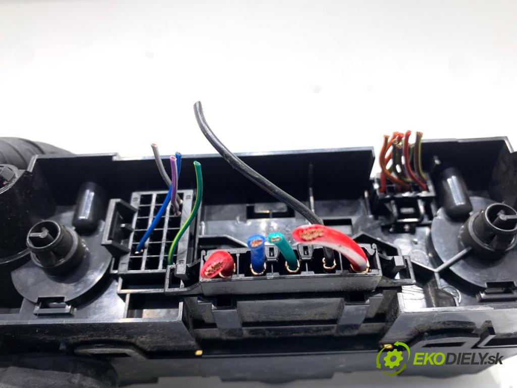 SKODA FABIA III Kombi 2022 44 kW 1.0 999 Panel ovládania kúrenia  (Prepínacie páčky pod volantom)
