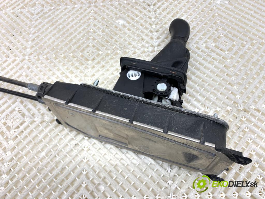 SKODA FABIA III Kombi 2022 44 kW 1.0 999 Kulisa 6V0711113CN (Rýchlostná páka (kulisa))