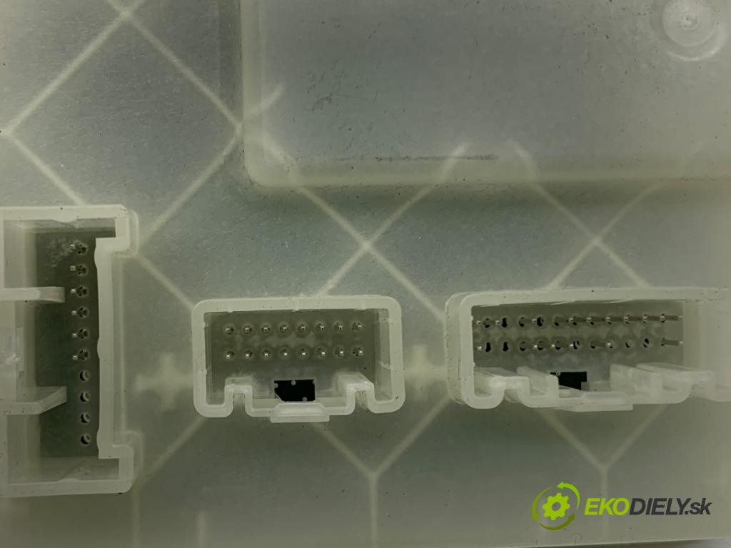 TESLA MODEL Y SUV 2023 235 kW EV 0 modul ECU 1537264-20-B