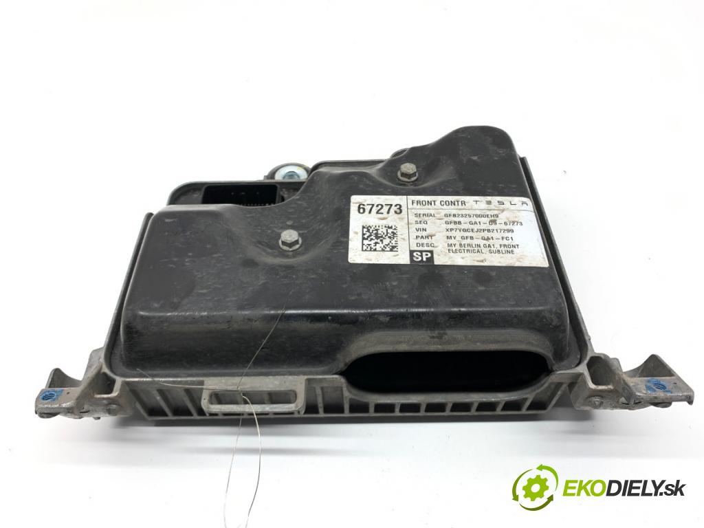 TESLA MODEL Y SUV 2023 235 kW EV 0 modul komfortu 161671500C (Komfortní modul)