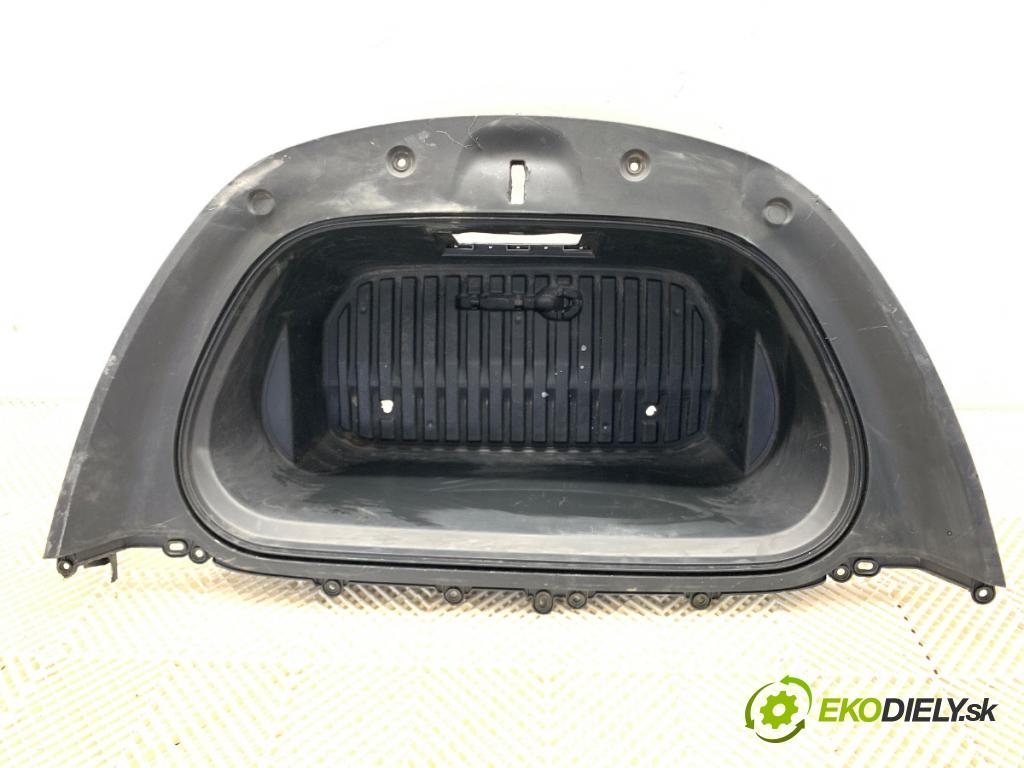 TESLA MODEL Y SUV 2023 235 kW EV 0 přihrádka kastlík KOUPEL: kufra přední část