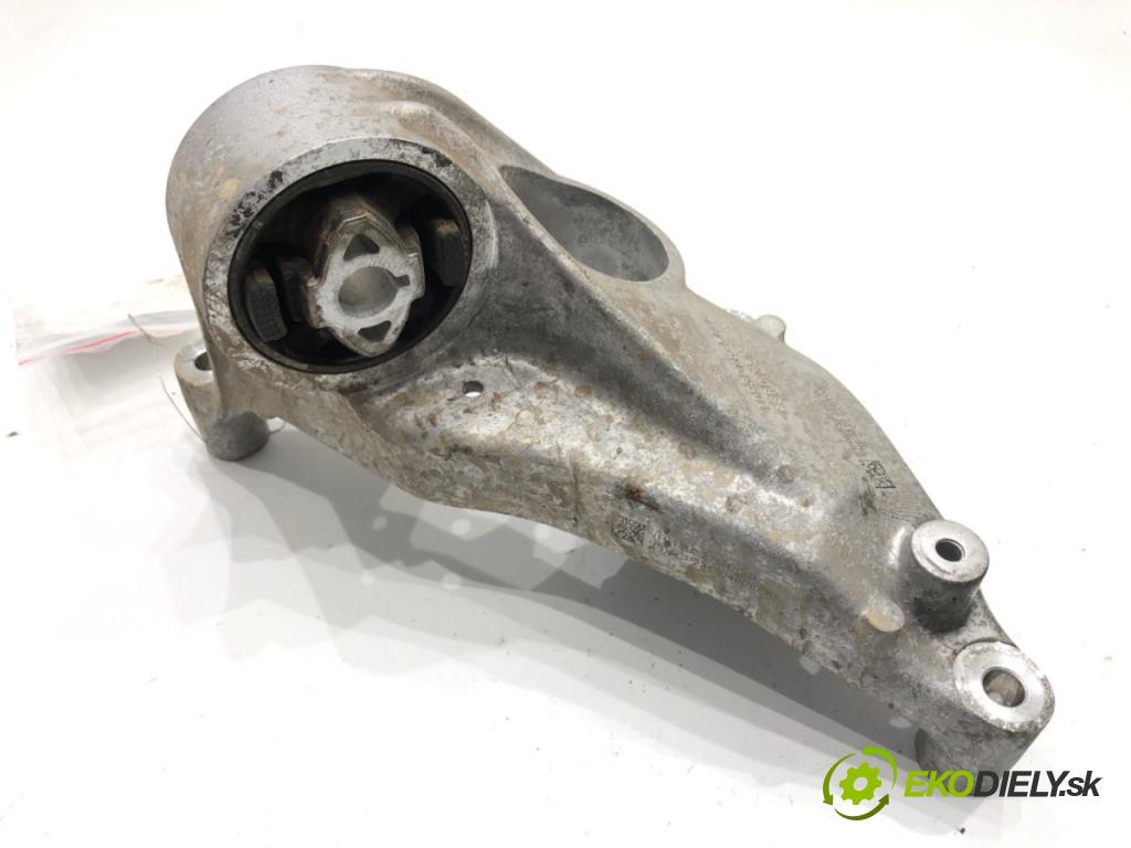 TESLA MODEL Y SUV 2023 235 kW EV 0 držák motora 1095337-00-D