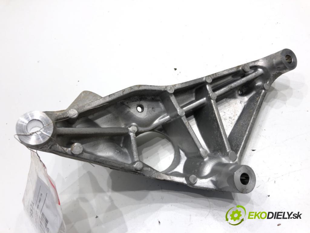 TESLA MODEL Y SUV 2023 235 kW EV 0 držák motora 1095337-00-D