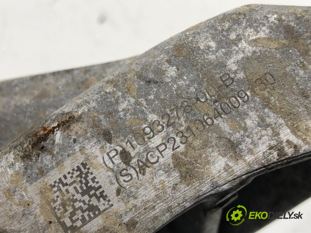 TESLA MODEL Y SUV 2023 235 kW EV 0 držák motora 1095337-00-D