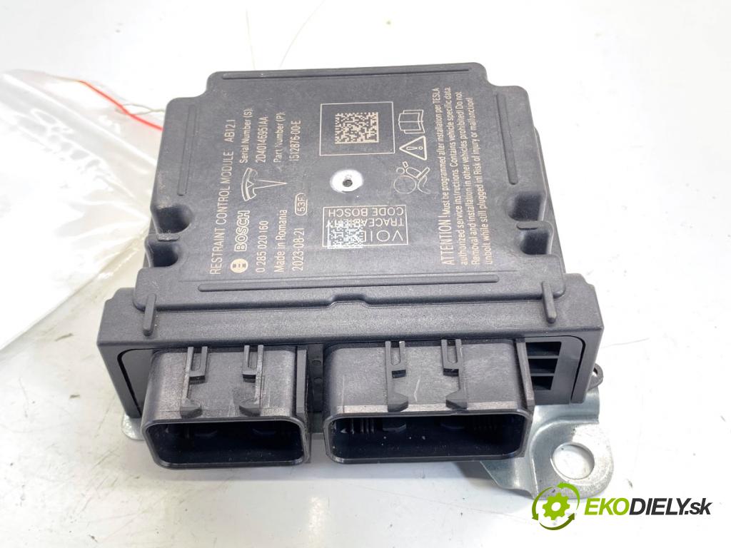 TESLA MODEL Y SUV 2023 235 kW EV 0 senzor airbag 0285020160 (Snímač)
