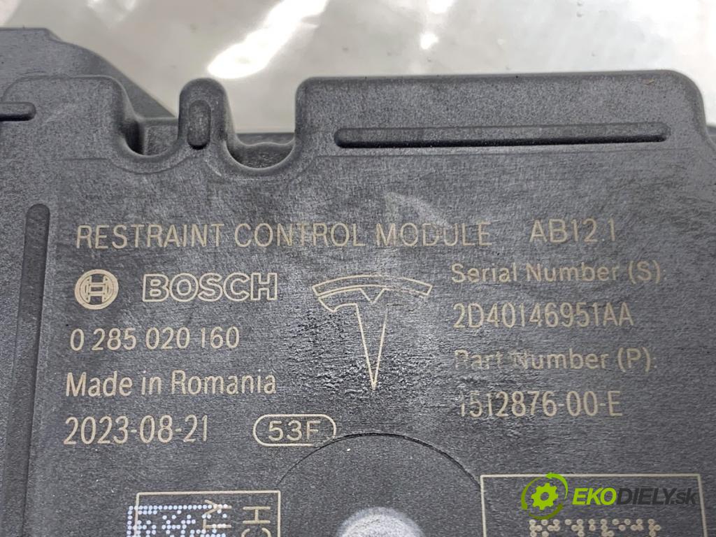 TESLA MODEL Y SUV 2023 235 kW EV 0 senzor airbag 0285020160 (Snímač)