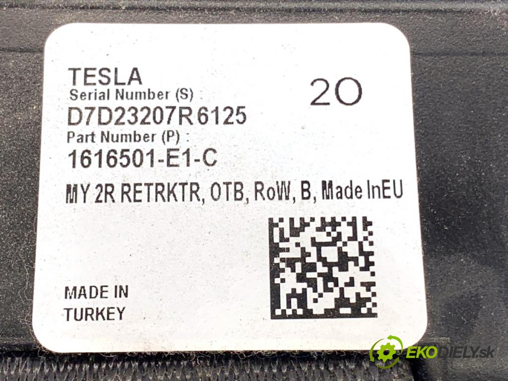 TESLA MODEL Y SUV 2023 235 kW EV 0 Držiak BEZPEČNOSŤ pravy zad 1616501-E1-C
