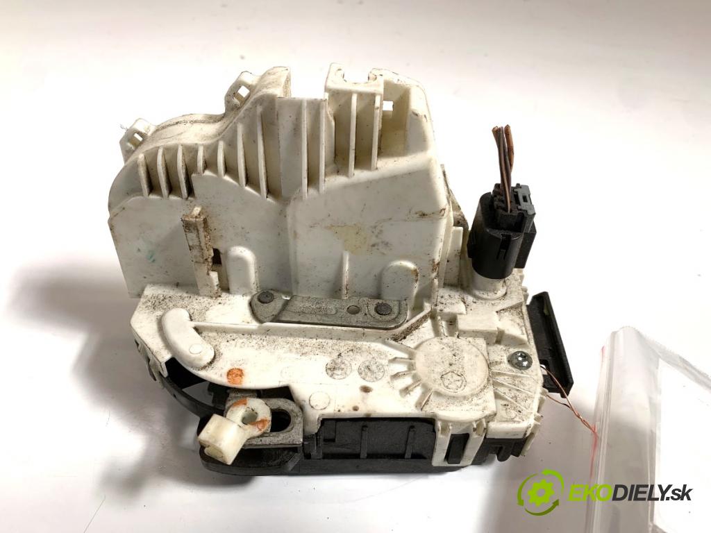 DODGE JOURNEY nadwozie wielkoprzestrzenne (MPV) 2009 103 kW 2.0 CRD 1968 zámok Dvere ľavy zad P04589697AA