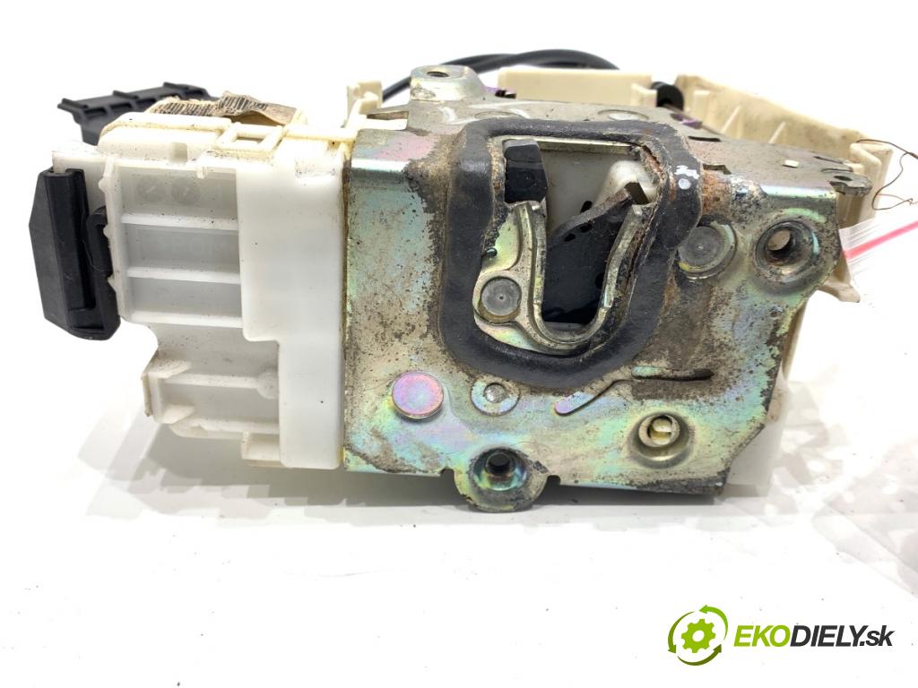 MERCEDES-BENZ X164 SUV 2007 165 kW GL 320 CDI 4-matic (164.822) 2987 zámok Dvere ľavy zad 1697302335