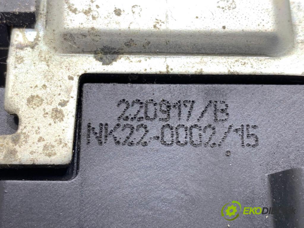 MERCEDES-BENZ X164 SUV 2007 165 kW GL 320 CDI 4-matic (164.822) 2987 zámok dverí zad A1647400300