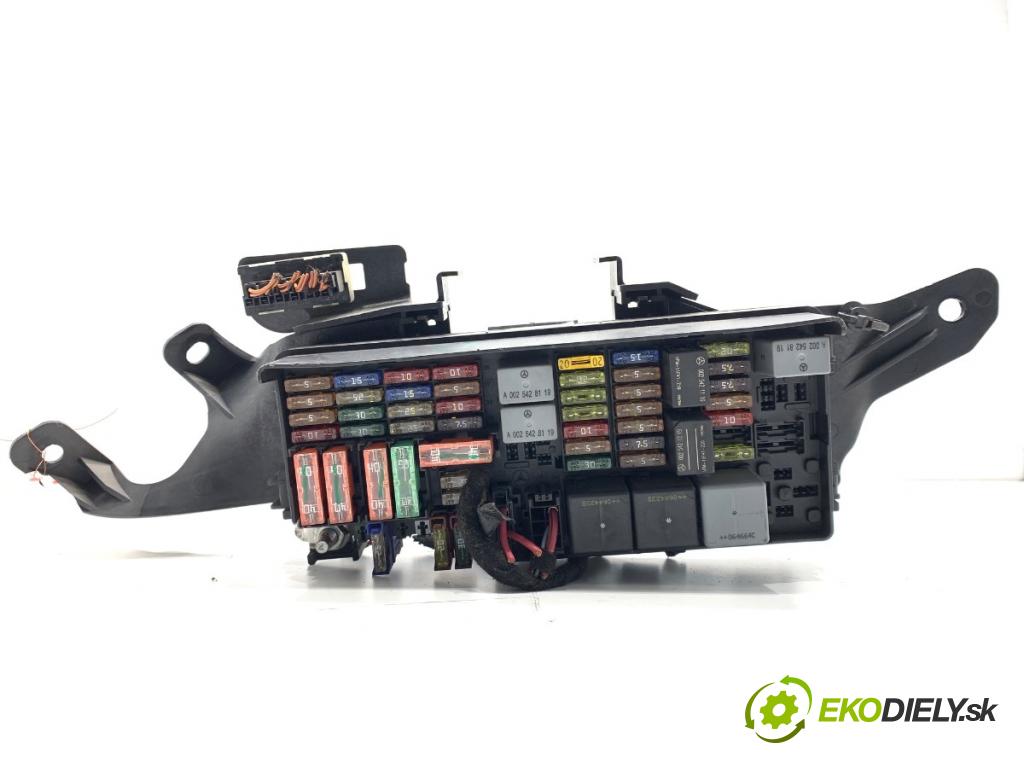 MERCEDES-BENZ X164 SUV 2007 165 kW GL 320 CDI 4-matic (164.822) 2987 skříňka poistková A1643402372 (Pojistková skříňka)