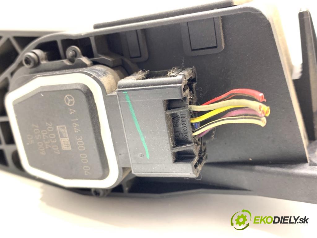 MERCEDES-BENZ X164 SUV 2007 165 kW GL 320 CDI 4-matic (164.822) 2987 Potenciometer plynu A1643000004 (Potenciometer plynového pedálu)